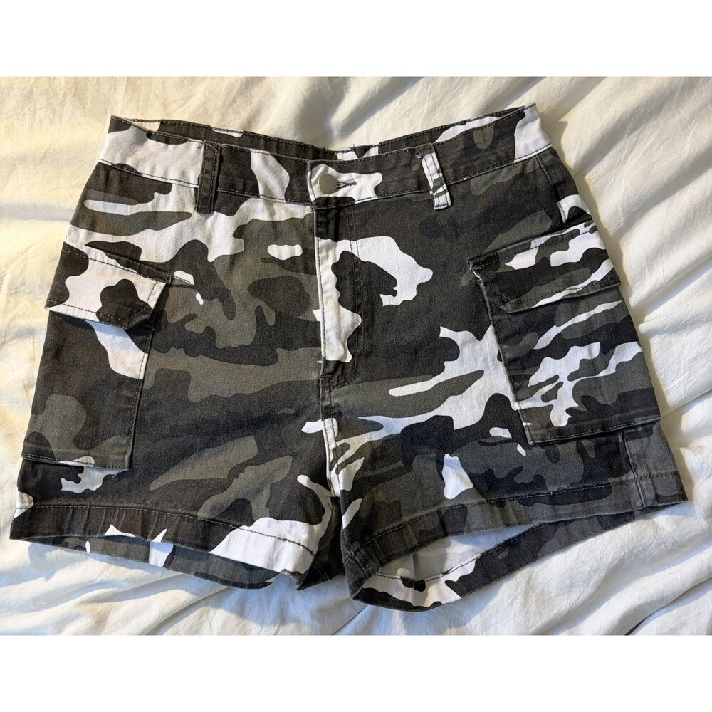 American Bazi Los Angeles Womens Camo Cargo Shorts Size L Juniors Grunge Skater